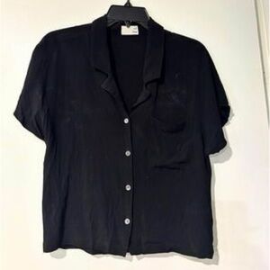 Aritzia Wilfred free black short sleeve blouse